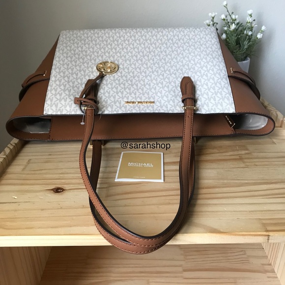 🌼Michael Kors Purse - Picture 4 of 11